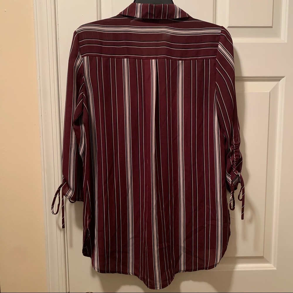 Button down - Picture 4 of 4